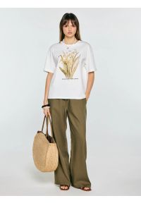 Big-Star - Koszulka damska z nadrukiem biała Lika 100. Okazja: na co dzień. Kolor: biały. Materiał: jeans, dzianina. Wzór: nadruk. Sezon: lato. Styl: elegancki, klasyczny, casual #1