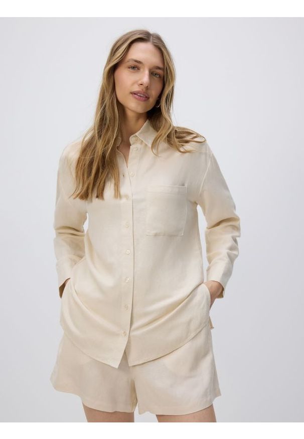 Reserved - Koszula z lnem - kremowy. Kolor: kremowy. Materiał: len