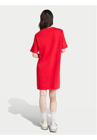 Adidas - adidas Sukienka codzienna Essentials 3-Stripes IY4241 Czerwony Loose Fit. Okazja: na co dzień. Kolor: czerwony. Materiał: bawełna. Typ sukienki: proste. Styl: casual #2