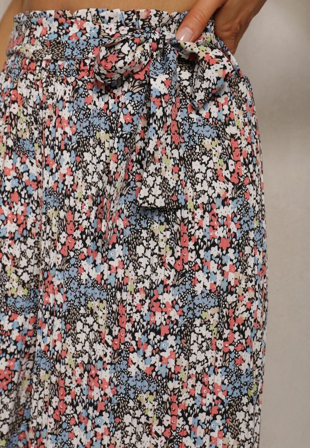 Renee - Czarno-Różowe Spodnie z Szerokimi Nogawkami High Waist z Bawełną Paskiem i Gumką w Talii Drosofia. Okazja: na co dzień. Stan: podwyższony. Kolor: czarny. Materiał: bawełna. Styl: casual, elegancki