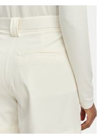 Guess Szorty materiałowe W6GD01 W1415 Kremowy Regular Fit. Kolor: kremowy. Materiał: syntetyk #3