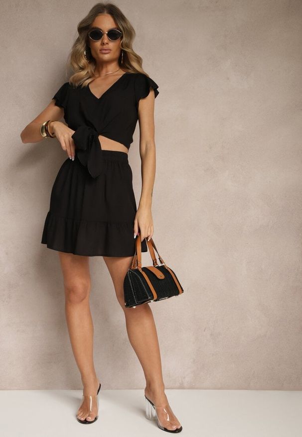 Renee - Czarny Wiskozowy Komplet Bluzka z Wiązaniem i Rozkloszowana Spódnica Redulise. Kolor: czarny. Materiał: wiskoza. Wzór: aplikacja