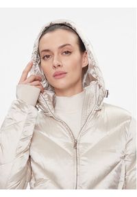 Calvin Klein Kurtka zimowa K20K207068 Biały Regular Fit. Kolor: biały. Materiał: syntetyk. Sezon: zima