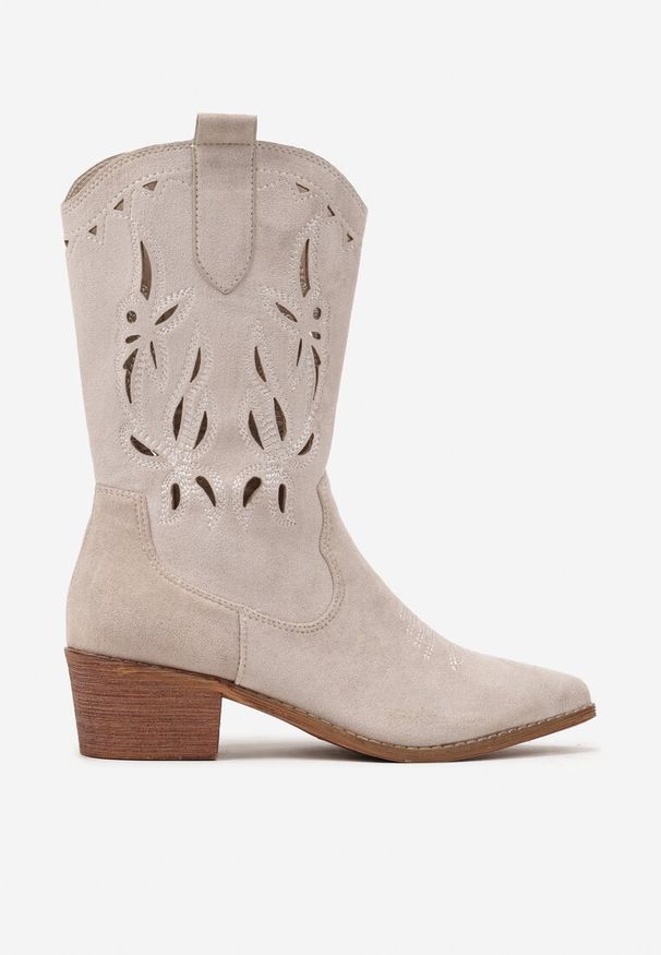 Renee - Jasnobeżowe Botki Vices na Słupku Kowbojki z Ażurową Cholewką Rivori. Okazja: na co dzień. Zapięcie: zamek. Kolor: beżowy. Szerokość cholewki: normalna. Wzór: ażurowy. Materiał: jeans. Obcas: na słupku. Styl: casual, elegancki. Wysokość obcasa: średni