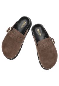 Big-Star - Klapki damskie Big Star, cholewka ze skóry naturalnej zamszowej z regulowanym paskiem na antypoślizgowej podeszwie, brązowe, TT274952. Okazja: na co dzień, na spacer. Kolor: brązowy. Materiał: skóra, zamsz. Sezon: lato. Styl: casual, klasyczny, elegancki #4