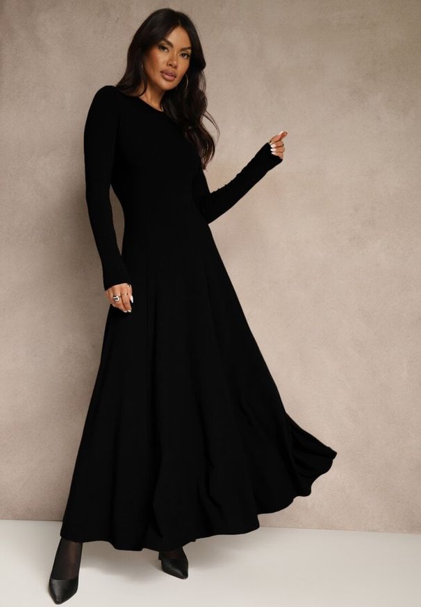 Renee - Czarna Rozkloszowana Sukienka z Bawełny Tusmala. Okazja: na co dzień. Kolor: czarny. Materiał: bawełna. Typ sukienki: proste. Styl: casual, elegancki