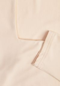 Born2be - Jasnobeżowa Elastyczna Bluzka z Kwadratowym Dekoltem z Wiskozą Doriore. Okazja: na co dzień. Typ kołnierza: dekolt kwadratowy. Kolor: beżowy. Materiał: wiskoza. Styl: elegancki, klasyczny, casual #3