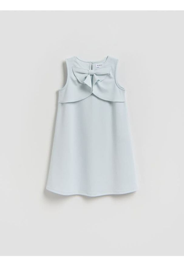 Reserved - Gładka sukienka z kokardką - jasnoniebieski. Typ kołnierza: kokarda. Kolor: niebieski. Materiał: tkanina. Wzór: gładki