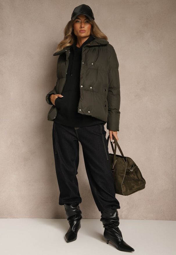 Renee - Ciemnozielona Pikowana Kurtka na Napy Elriona. Kolor: zielony. Długość rękawa: długi rękaw. Długość: długie