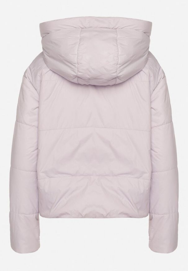 Born2be - Jasnofioletowa Pikowana Kurtka z Kapturem i Lekkim Ociepleniem Ninirila. Okazja: na spacer. Typ kołnierza: kaptur. Kolor: fioletowy. Materiał: jeans. Długość: krótkie. Styl: elegancki, klasyczny