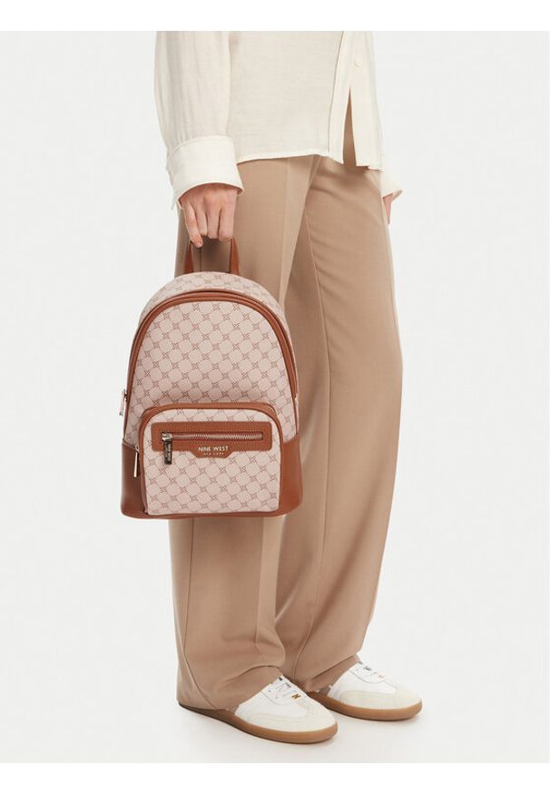 Nine West Plecak CEO-OLIVIA-I-B24334 Brązowy. Kolor: brązowy. Materiał: materiał