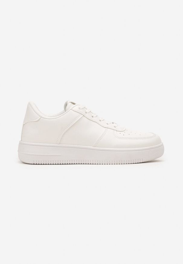 Born2be - Białe Sneakersy z Perforacją na Nosku Elletia. Okazja: na co dzień, na spotkanie biznesowe. Zapięcie: sznurówki. Kolor: biały. Materiał: bawełna, jeans, materiał