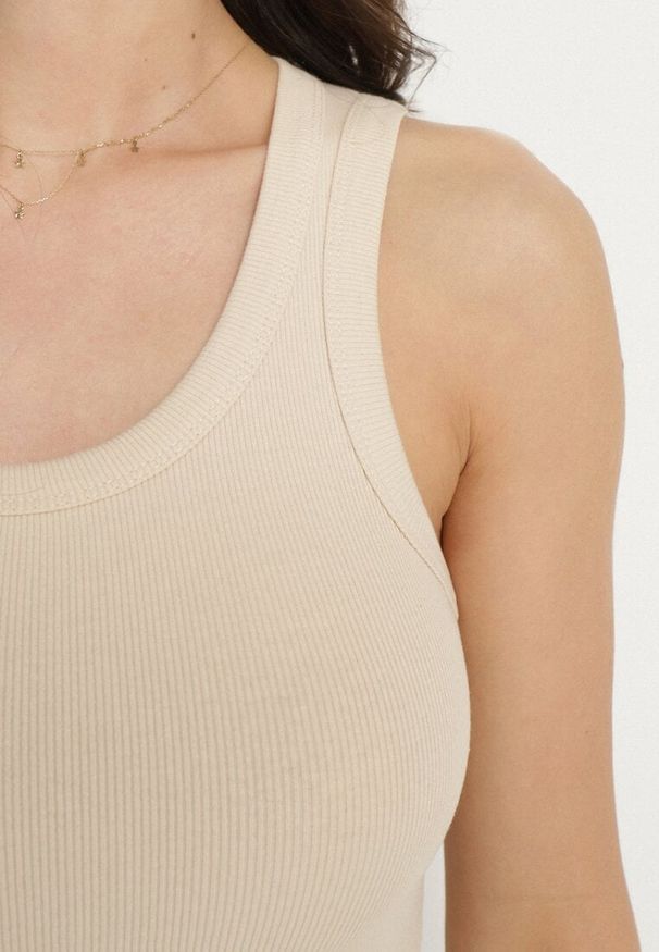 Born2be - Beżowy Prążkowany Top z Bawełny Fenlisa. Okazja: na co dzień. Kolor: beżowy. Materiał: bawełna, prążkowany. Styl: casual