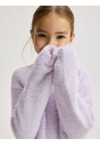 Reserved - Puszysty sweter - fioletowy. Kolekcja: plus size. Kolor: fioletowy. Materiał: dzianina