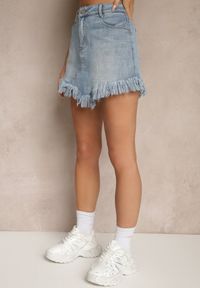 Renee - Niebieskie Spódnico-Szorty Jeansowe Zdobione Przetarciem Galirela. Okazja: na co dzień. Stan: podwyższony. Kolor: niebieski. Materiał: jeans. Długość: krótkie. Wzór: aplikacja. Styl: elegancki, casual #4