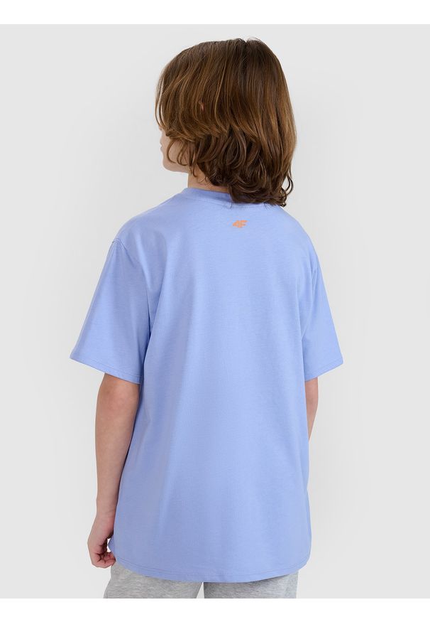 4f - 4F T-shirt oversize z nadrukiem chłopięcy - niebieski 146 (10-11 lat). Okazja: na co dzień. Kolor: niebieski. Materiał: dzianina, bawełna, jersey. Długość rękawa: krótki rękaw. Długość: krótkie. Wzór: nadruk. Sezon: lato. Styl: klasyczny, sportowy, casual