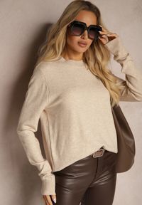 Renee - Beżowy Sweter o Klasycznym Kroju z Wełną Mairissa. Okazja: na co dzień, na spotkanie biznesowe, na spacer. Kolor: beżowy. Materiał: wełna. Styl: klasyczny