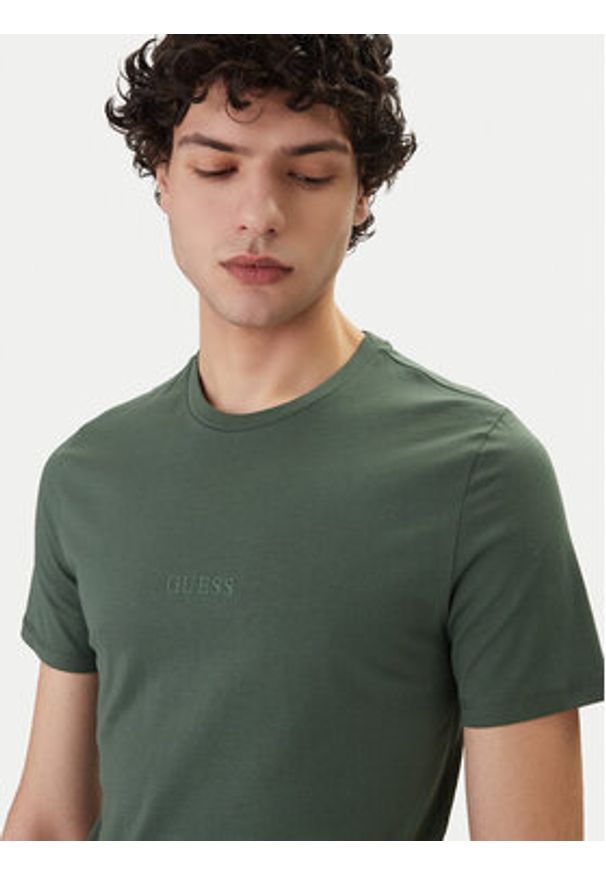 Guess T-Shirt M2YI72 I3Z14 Zielony Slim Fit. Kolor: zielony. Materiał: bawełna