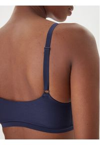 Chantelle Biustonosz top Soft Stretch C16A20 Granatowy. Kolor: niebieski. Materiał: syntetyk