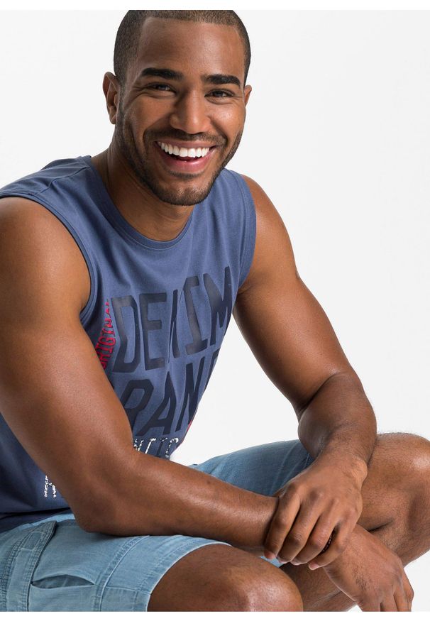 bonprix - Bawełniana koszulka bez rękawów (2 szt.). Kolor: niebieski. Materiał: bawełna. Długość rękawa: bez rękawów. Wzór: nadruk. Styl: sportowy