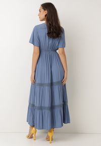 Born2be - Niebieska Sukienka Selphie. Kolor: niebieski. Materiał: koronka, tkanina. Długość rękawa: krótki rękaw. Wzór: koronka, aplikacja, ażurowy. Sezon: lato. Długość: midi #3