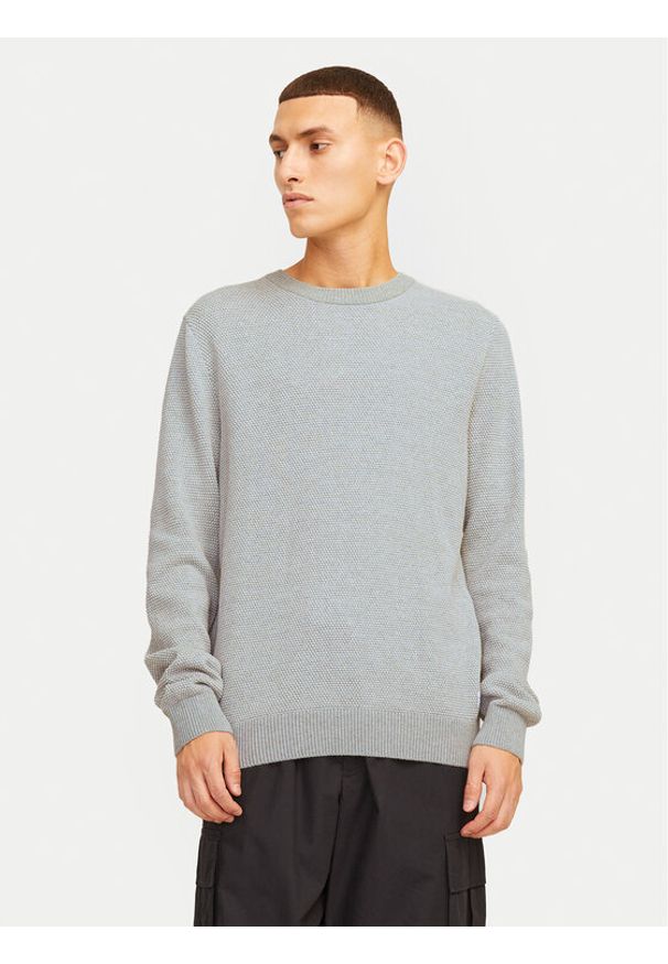 Jack & Jones Sweter Globe 12258139 Szary Regular Fit. Kolor: szary. Materiał: bawełna