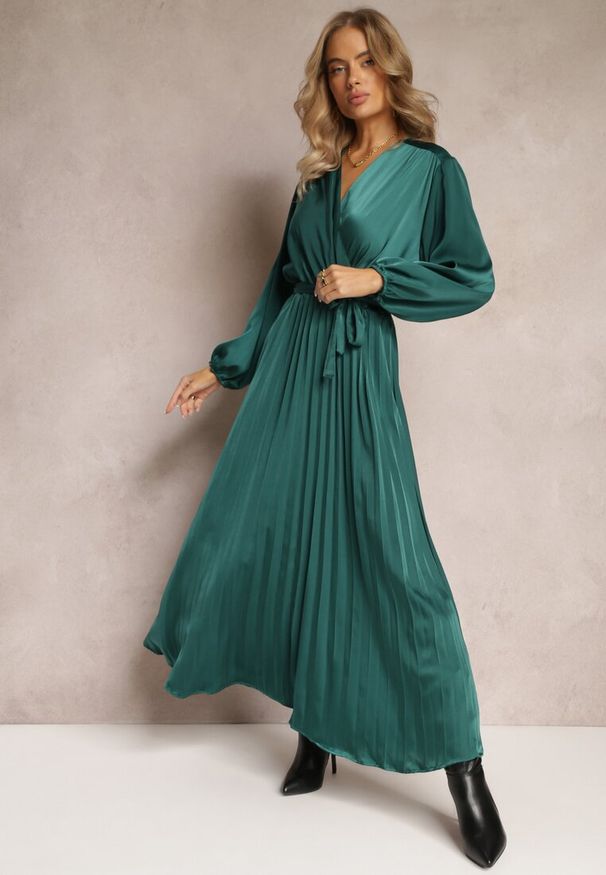 Renee - Zielona Maxi Sukienka z Plisowanym Dołem i Kopertowym Dekoltem Basila. Kolor: zielony. Typ sukienki: kopertowe. Długość: maxi