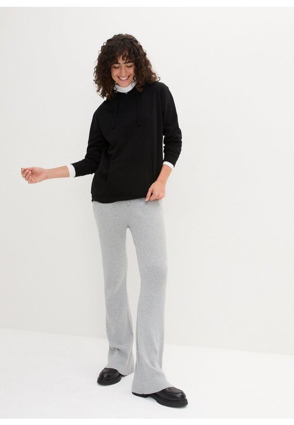 bonprix - Bluza z kapturem, z miękkiego materiału frotte. Typ kołnierza: kaptur. Kolor: czarny. Materiał: materiał. Styl: sportowy