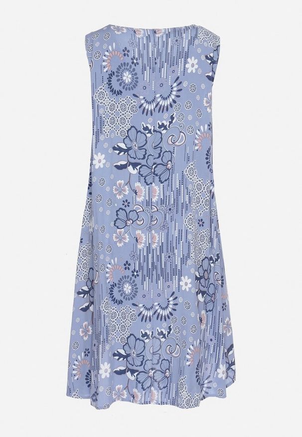 Born2be - Niebieska Wiskozowa Sukienka z Dłuższym Tyłem bez Rękawów Fiema. Kolekcja: plus size. Kolor: niebieski. Materiał: wiskoza. Długość rękawa: bez rękawów. Wzór: aplikacja. Typ sukienki: dla puszystych. Styl: klasyczny