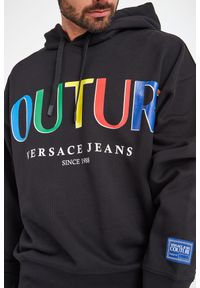 Versace Jeans Couture - Bluza VERSACE JEANS COUTURE. Typ kołnierza: kaptur. Materiał: bawełna. Wzór: kolorowy, napisy #4