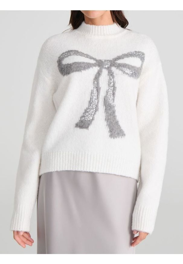 Sinsay - Sweter z kokardą zdobioną cekinami - wielobarwny. Typ kołnierza: kokarda. Wzór: aplikacja. Styl: wizytowy
