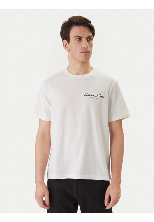 Calvin Klein Jeans T-Shirt LV04RF822G Biały Regular Fit. Kolor: biały. Materiał: bawełna
