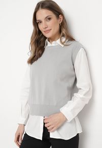 Born2be - Szara Kamizelka z Prążkowanej Dzianiny z Klasyczną Koszulą Verisande. Okazja: na co dzień. Kolor: szary. Materiał: dzianina, prążkowany. Styl: klasyczny #1