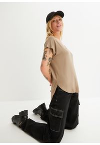 bonprix - Shirt oversize. Typ kołnierza: dekolt w serek. Kolor: zielony #1