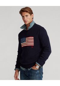 Ralph Lauren - RALPH LAUREN - Granatowy sweter z flagą. Typ kołnierza: polo. Kolor: niebieski. Materiał: jeans, bawełna, prążkowany. Długość rękawa: długi rękaw. Długość: długie. Wzór: aplikacja. Styl: klasyczny #1
