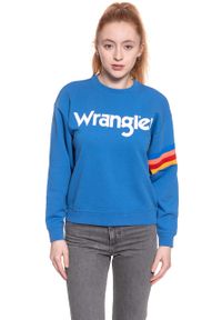 Wrangler - BLUZA WRANGLER DAMSKA LOGO SWEAT DEEP WATER W6072HQDF. Wzór: nadruk