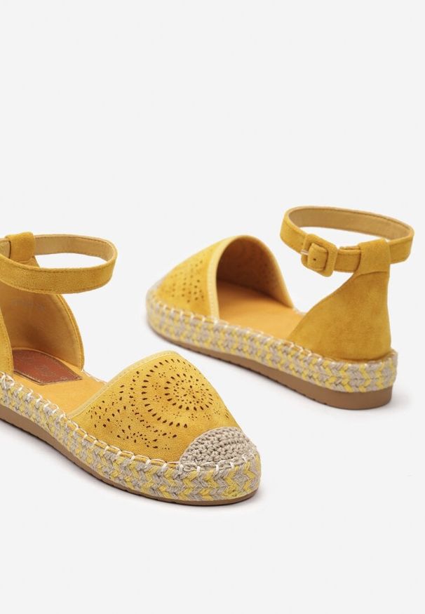 Born2be - Żółte Płaskie Ażurowe Espadryle na Plecionej Podeszwie Mallerena. Okazja: na spacer. Kolor: żółty. Wzór: ażurowy. Sezon: lato. Obcas: na obcasie. Styl: elegancki. Wysokość obcasa: niski