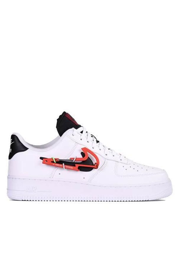 Buty do chodzenia damskie Nike Air Force 1 Low Premium. Kolor: wielokolorowy. Materiał: materiał, skóra. Szerokość cholewki: normalna. Model: Nike Air Force. Sport: turystyka piesza