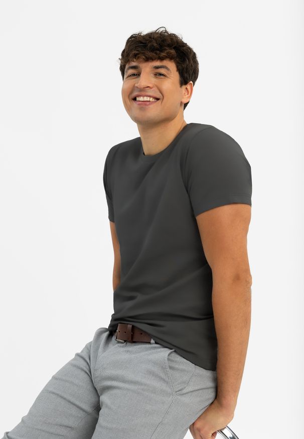 Volcano - Bawełniana koszulka T-BASIC. Kolekcja: plus size. Materiał: bawełna. Długość rękawa: krótki rękaw. Długość: krótkie. Styl: klasyczny