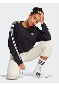 Adidas - adidas Bluza Essentials 3-Stripes Crop Sweatshirt HR4926 Czarny Loose Fit. Kolor: czarny. Materiał: bawełna #4