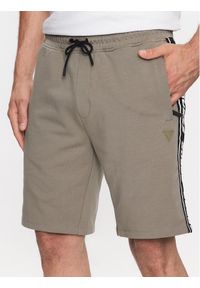 Guess Szorty sportowe Arlo Z2YD02 K6ZS1 Zielony Loose Fit. Kolor: zielony. Materiał: bawełna. Styl: sportowy #1
