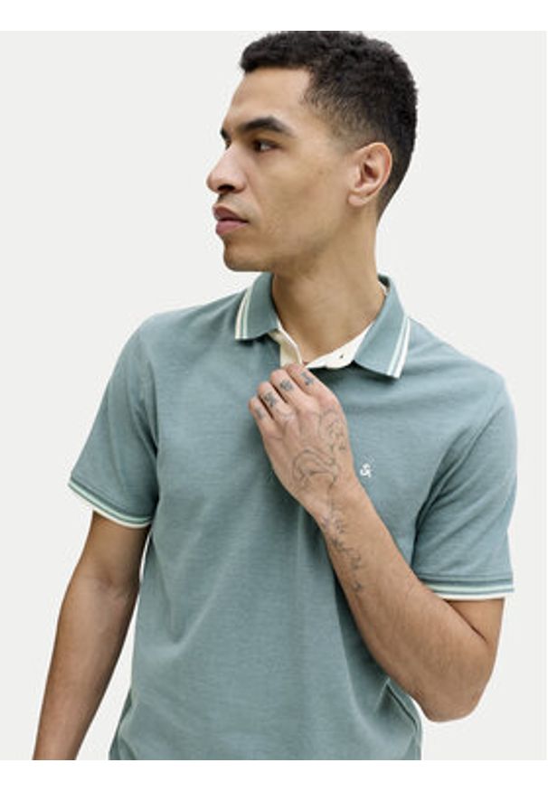 Jack & Jones Polo Paulos 12136668 Zielony Regular Fit. Typ kołnierza: polo. Kolor: zielony. Materiał: bawełna