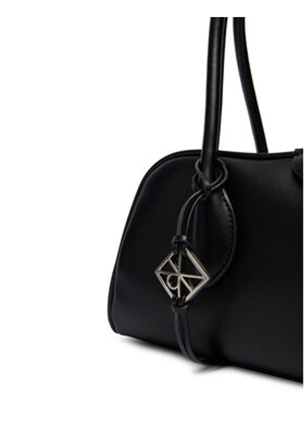 Calvin Klein Torebka Emblem Trio Shoulder Bag LV04F3369G Czarny. Kolor: czarny. Materiał: skórzane
