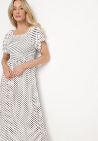 Born2be - Biała Sukienka z Bawełny o Rozkloszowanym Kroju w Kropeczki Lisadrisa. Okazja: na co dzień, na imprezę. Kolor: biały. Materiał: bawełna. Długość rękawa: krótki rękaw. Styl: klasyczny, casual, elegancki #7