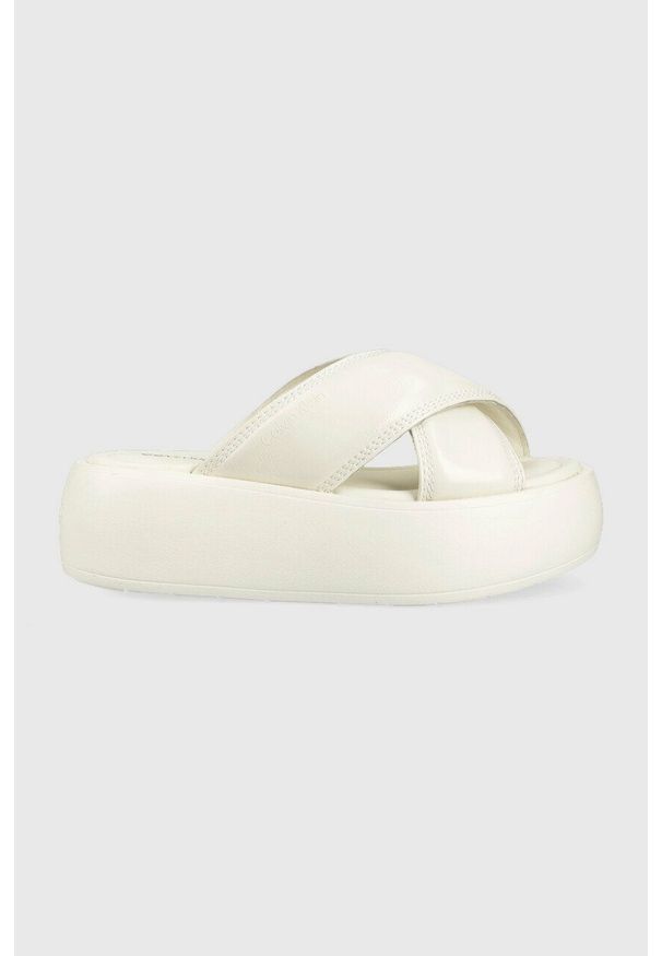 Calvin Klein klapki skórzane BUBBLE SLIDE - PAT damskie kolor biały na platformie HW0HW01469. Kolor: biały. Materiał: skóra. Wzór: gładki. Obcas: na platformie