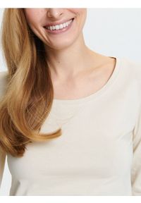Sinsay - Koszulka z długimi rękawami - kremowy. Kolor: kremowy. Materiał: włókno, bawełna. Długość rękawa: długi rękaw. Długość: długie #1