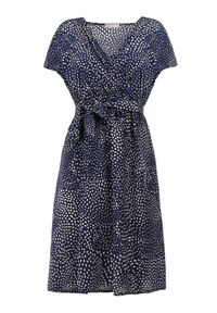 Born2be - Granatowa Sukienka Kepherine. Kolor: niebieski. Materiał: materiał, tkanina. Wzór: kropki. Typ sukienki: kopertowe. Długość: mini #4