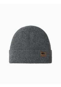 Ombre Clothing - Męska dzianinowa czapka beanie z naszywką – szary melanż V2 OM-ACWH-0123 - uniwersalny. Kolor: szary. Materiał: dzianina. Wzór: melanż, aplikacja. Styl: casual, elegancki #4