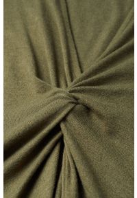 mango - Mango sukienka Palson kolor brązowy mini oversize. Kolor: brązowy. Materiał: dzianina. Długość rękawa: długi rękaw. Typ sukienki: oversize. Długość: mini