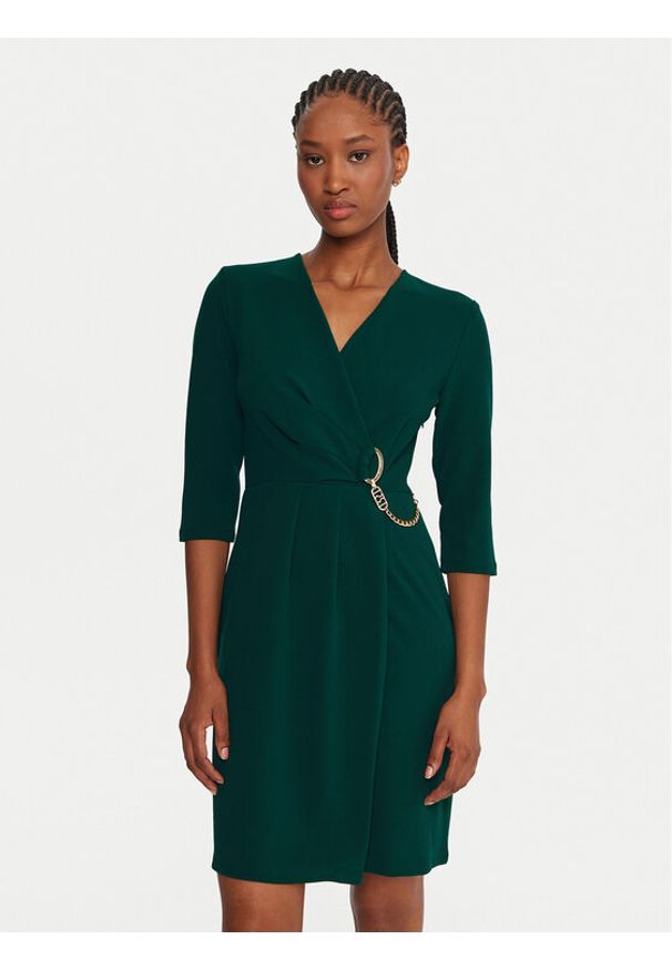 Rinascimento Sukienka koktajlowa CFC0020071002 Zielony Regular Fit. Kolor: zielony. Materiał: syntetyk. Styl: wizytowy